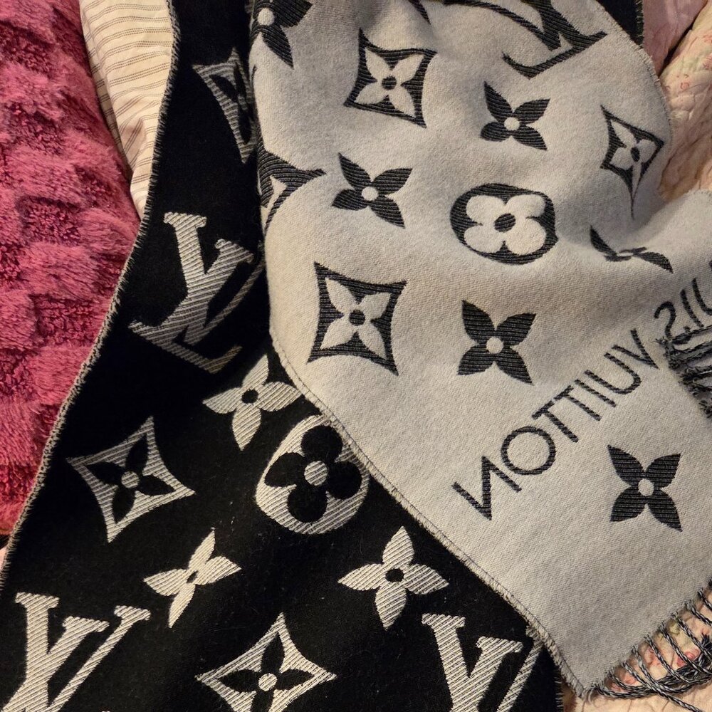 Louis Vuitton scarf